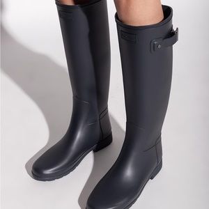 Hunter Tall Refined Boots in Black